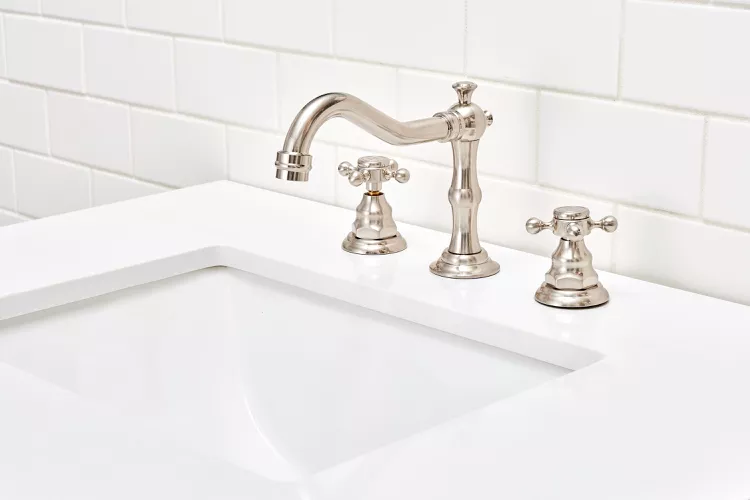 Removing a Faucet (Top-Mount or Bottom-Mount)