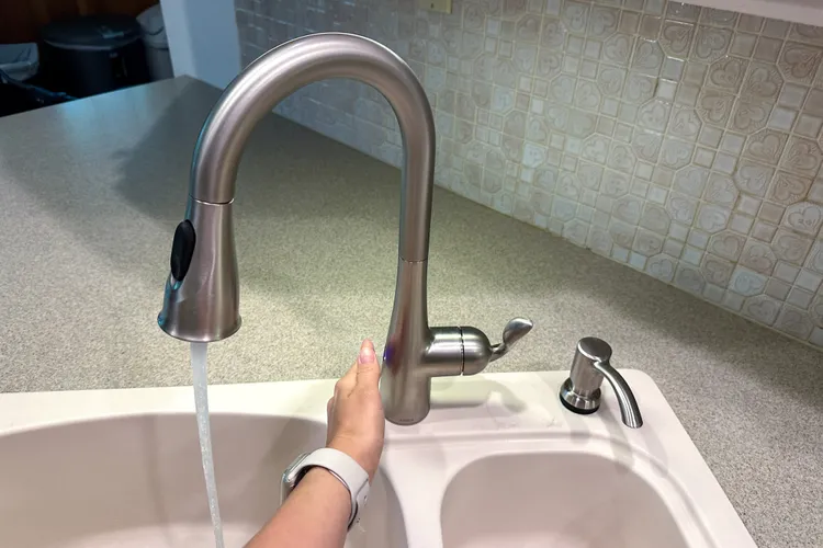 Top 4 Touchless Kitchen Faucets 2026